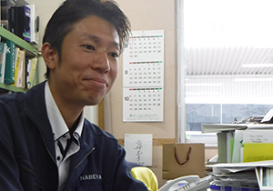 実際の職務中の様子の写真